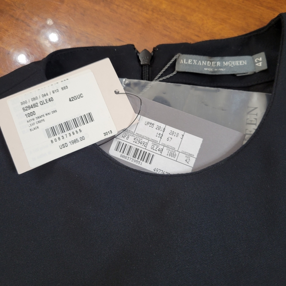 Alexander McQueen leaf crepe asymetrical mini dress NWT size 42 black - Picture 2 of 5